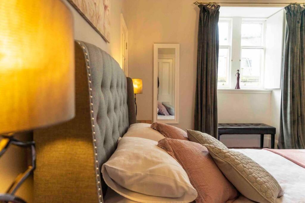 Spacious City Centre Apartment Full Of Character Inverness Bagian luar foto